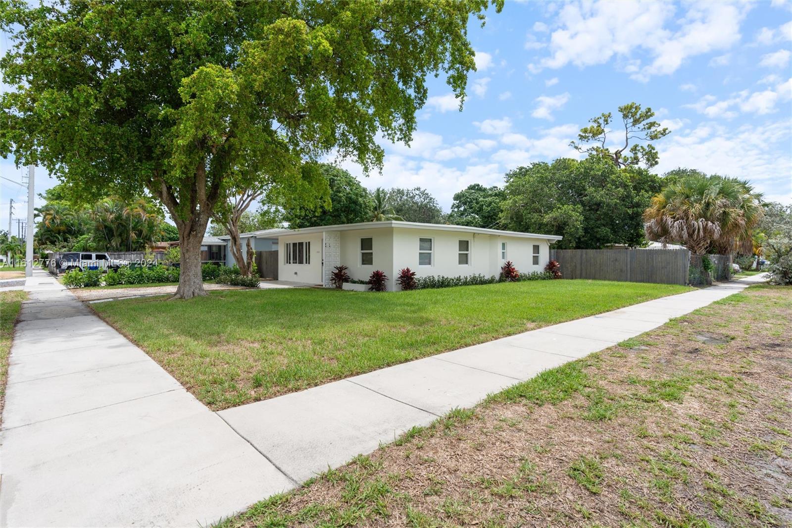 LAUDERDALE - Residential
