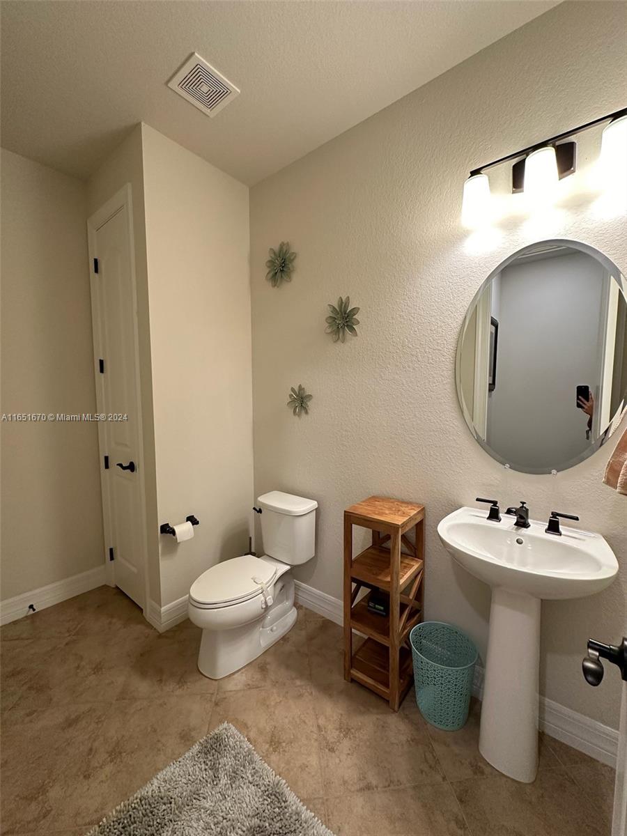 Photo 5 of 41 of 10479 SW Captiva Dr house