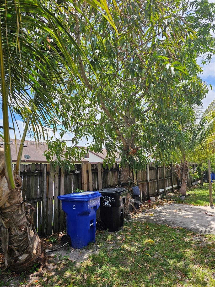 NICE 2BR, 2 BATH ALMOST 900 SQFT IN THE HEART OF NORTH LAUDERDALE. WATER INCLUDED, READY TO MOVE IN JULY 1ST, QUICK APPROVAL FOR QUALIFIED TENANTS