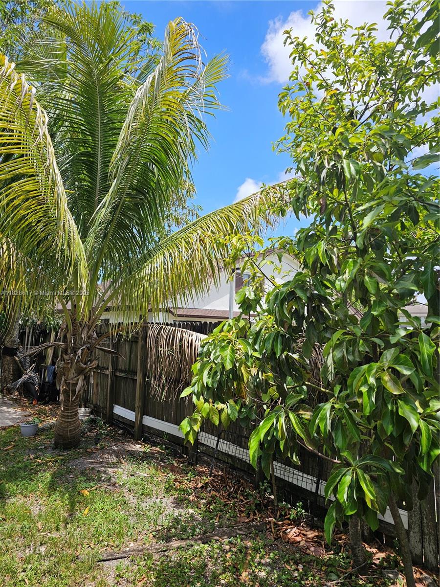 7850 SW 10th Ct 1-3