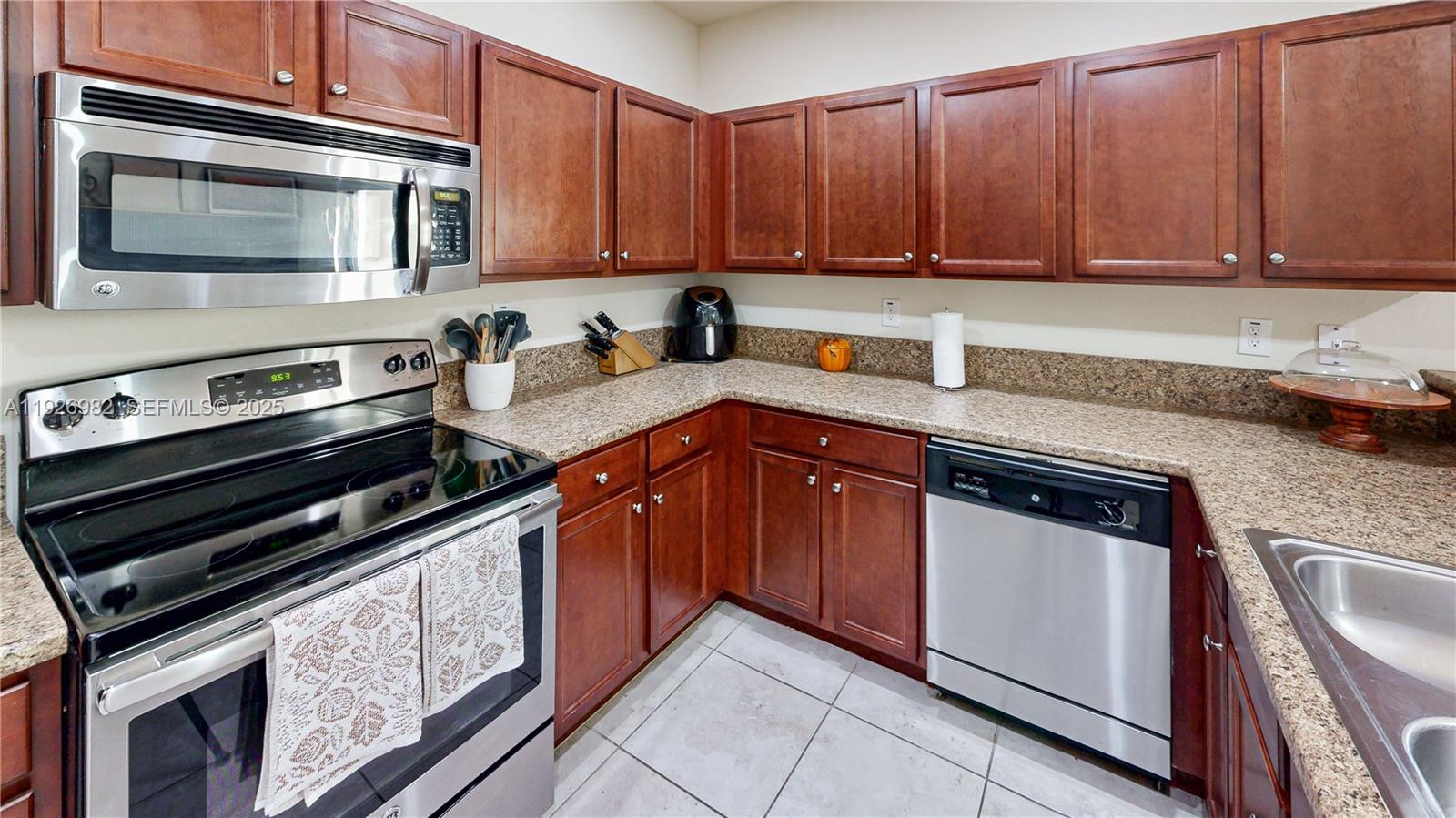 MARTINIQUE AT OASIS REPLA - Residential