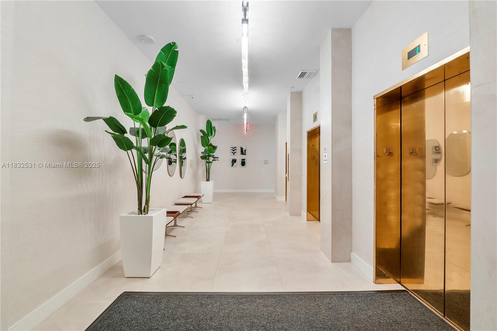 HARBORSIDE AT THE WATERWAs - Residential