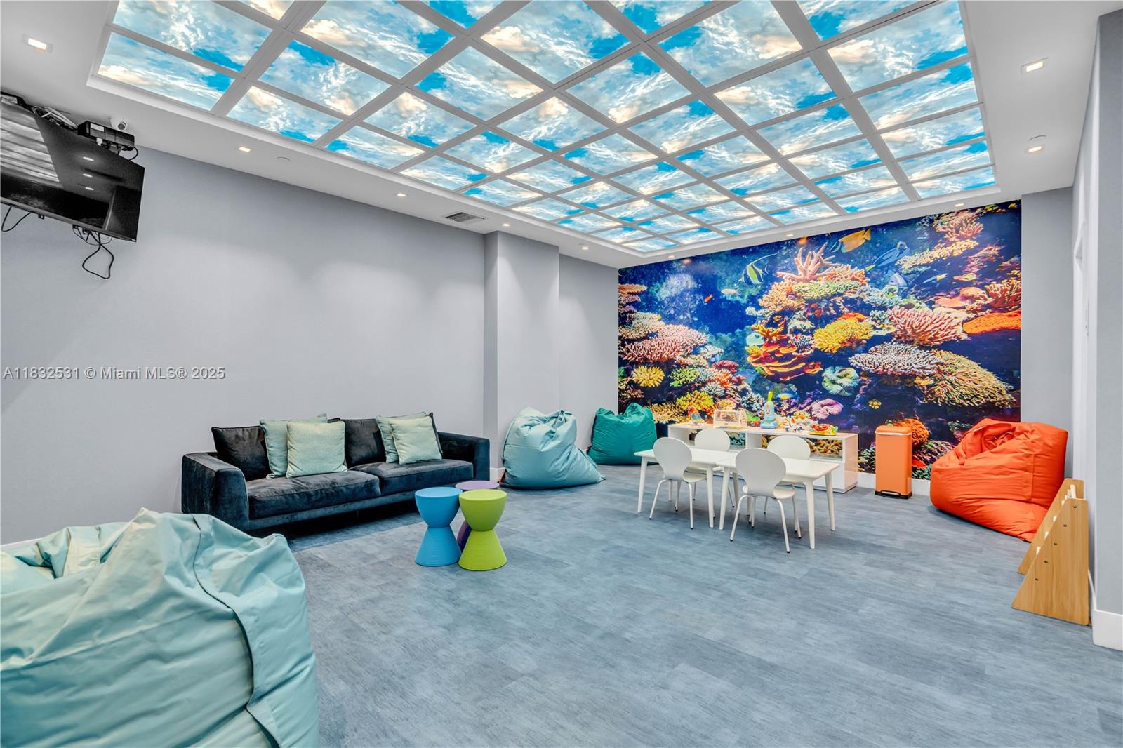 HARBORSIDE AT THE WATERWAs - Residential