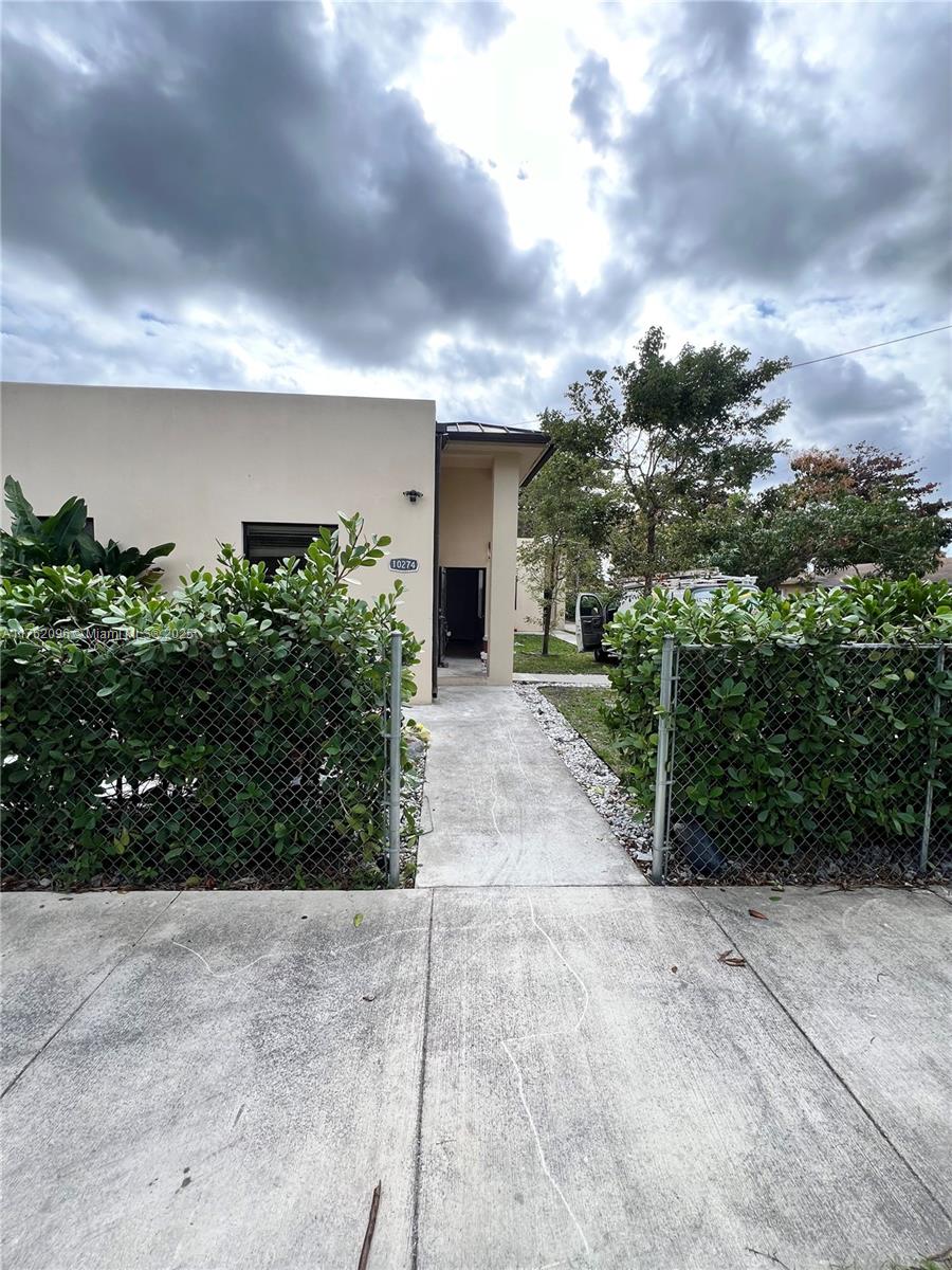 Rental Property at 10272 Sw 180th St 2, Miami, Broward County, Florida - Bedrooms: 4 
Bathrooms: 3  - $4,300 MO.