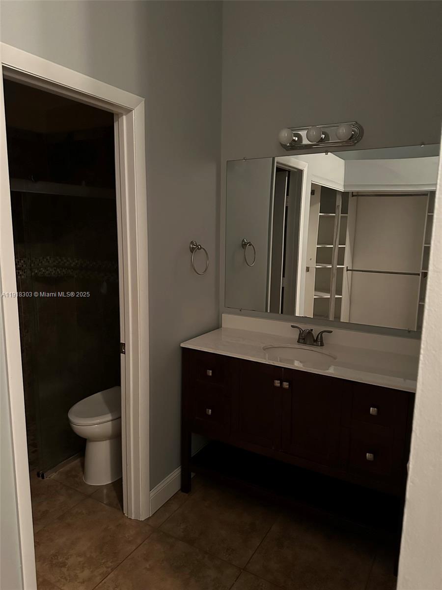 COUNTRY LAKE MANORS TOWNH - Residential