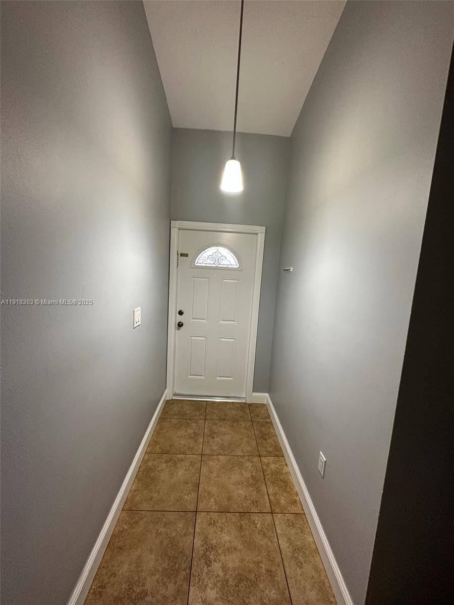 COUNTRY LAKE MANORS TOWNH - Residential