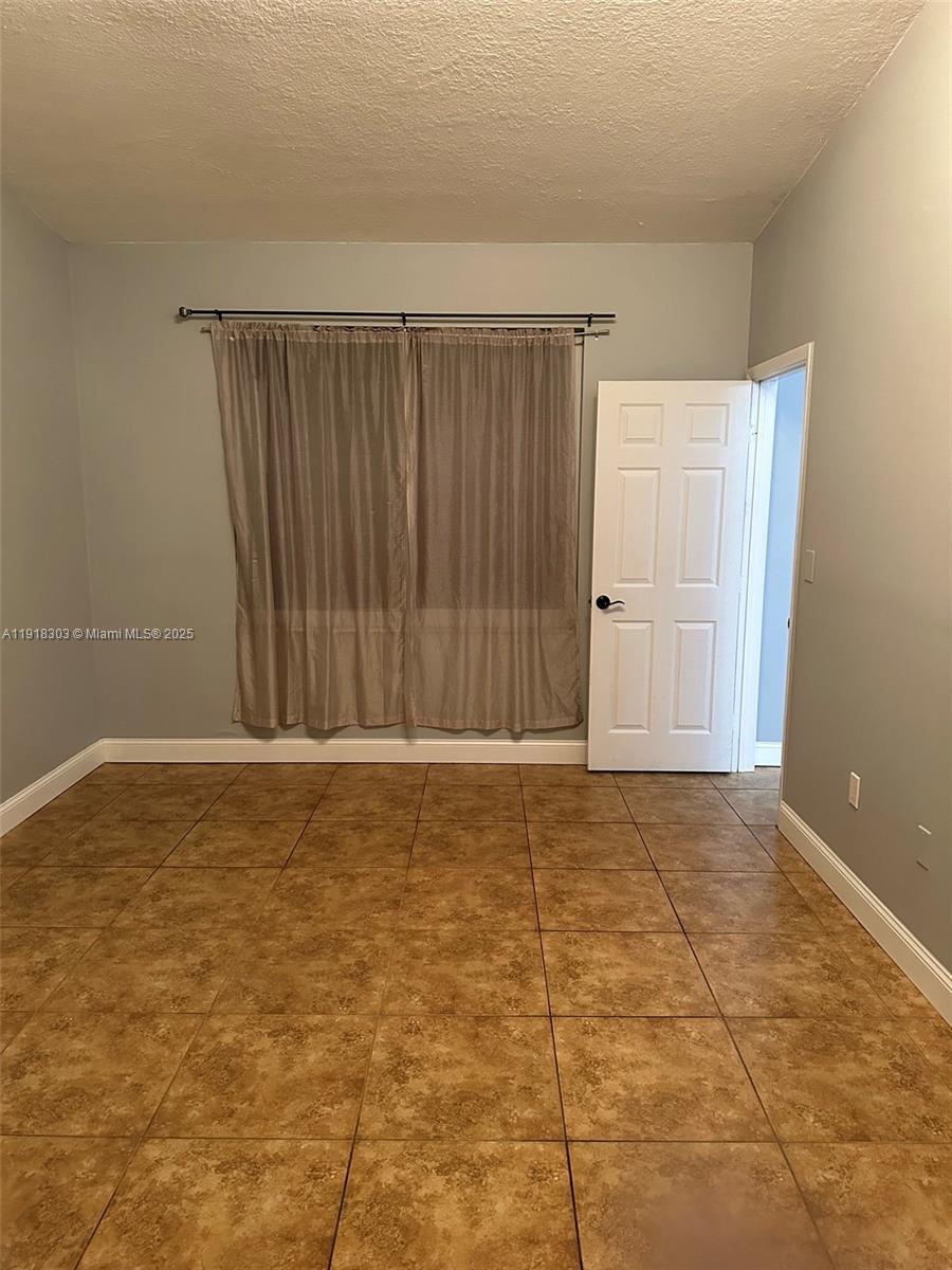 COUNTRY LAKE MANORS TOWNH - Residential