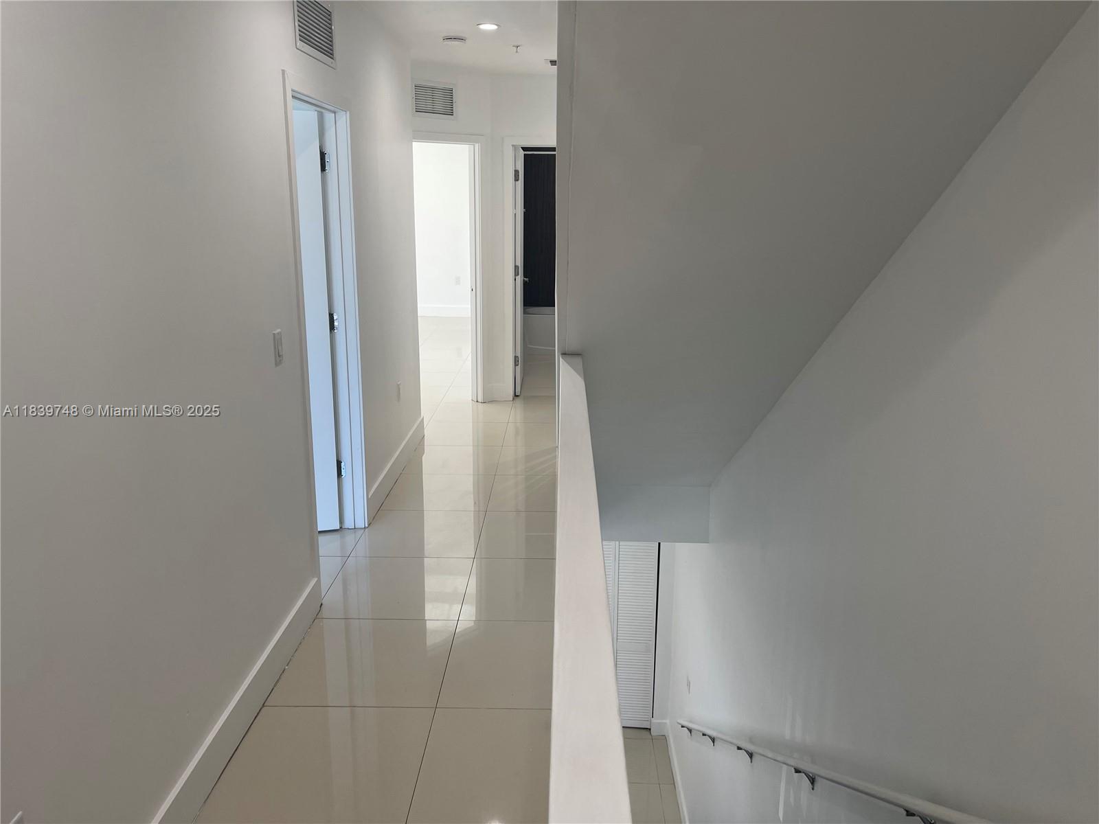 HOLLYWOOD - Residential Lease