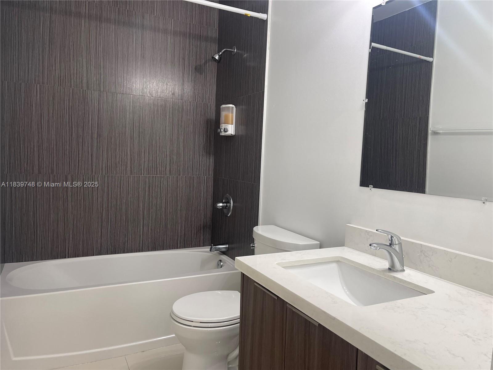 HOLLYWOOD - Residential Lease