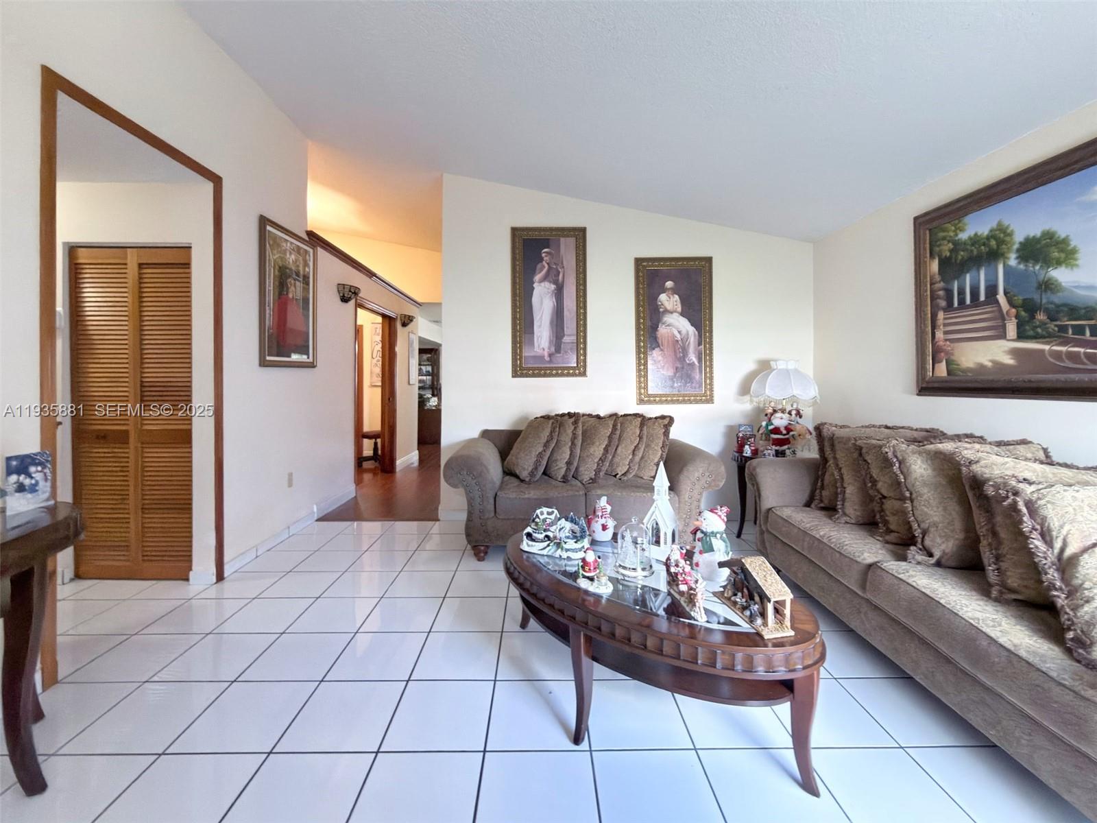 BIRD LAKES SOUTH SEC 2 - Residential