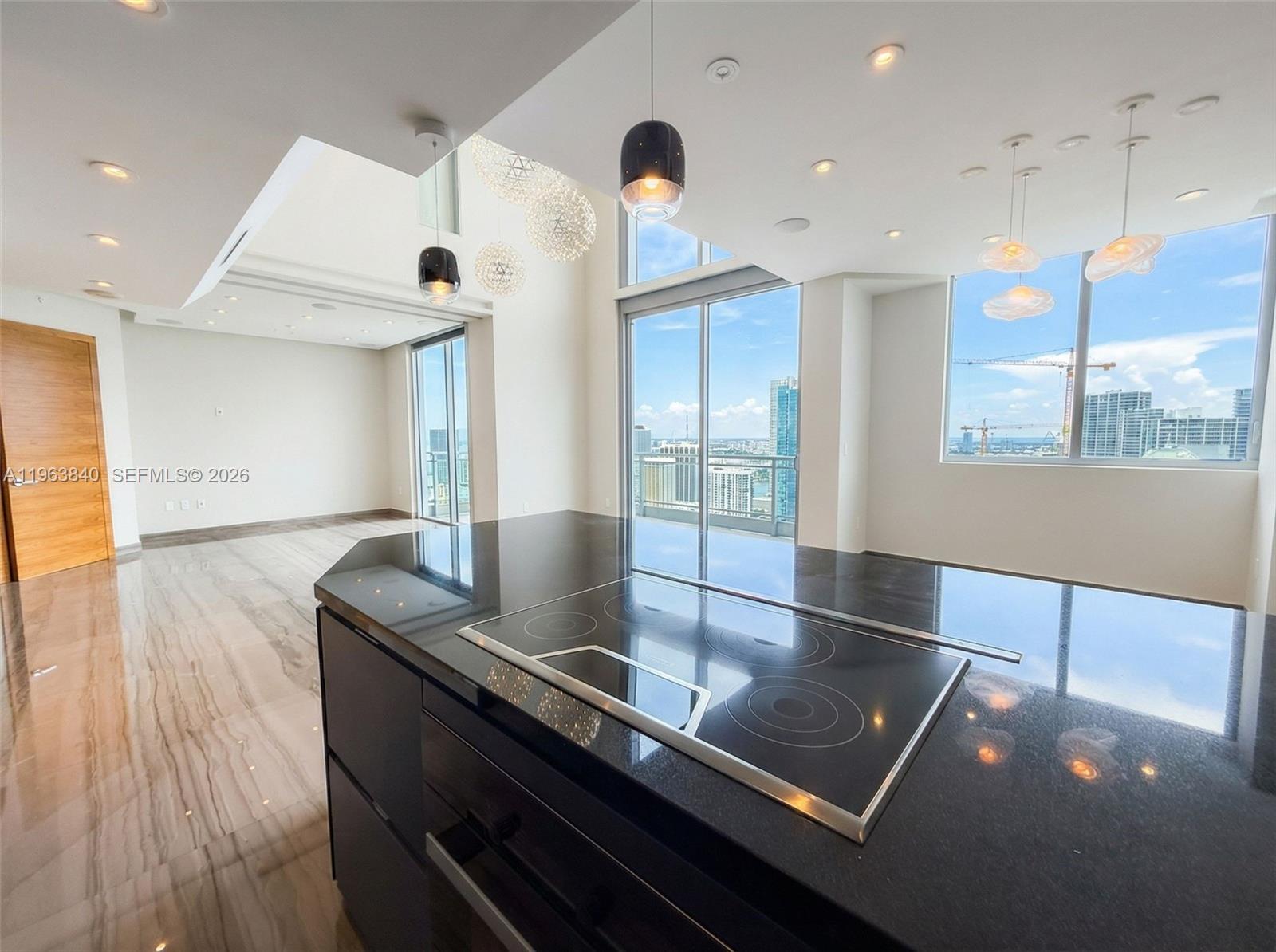 MINT CONDOMINIUM - Residential