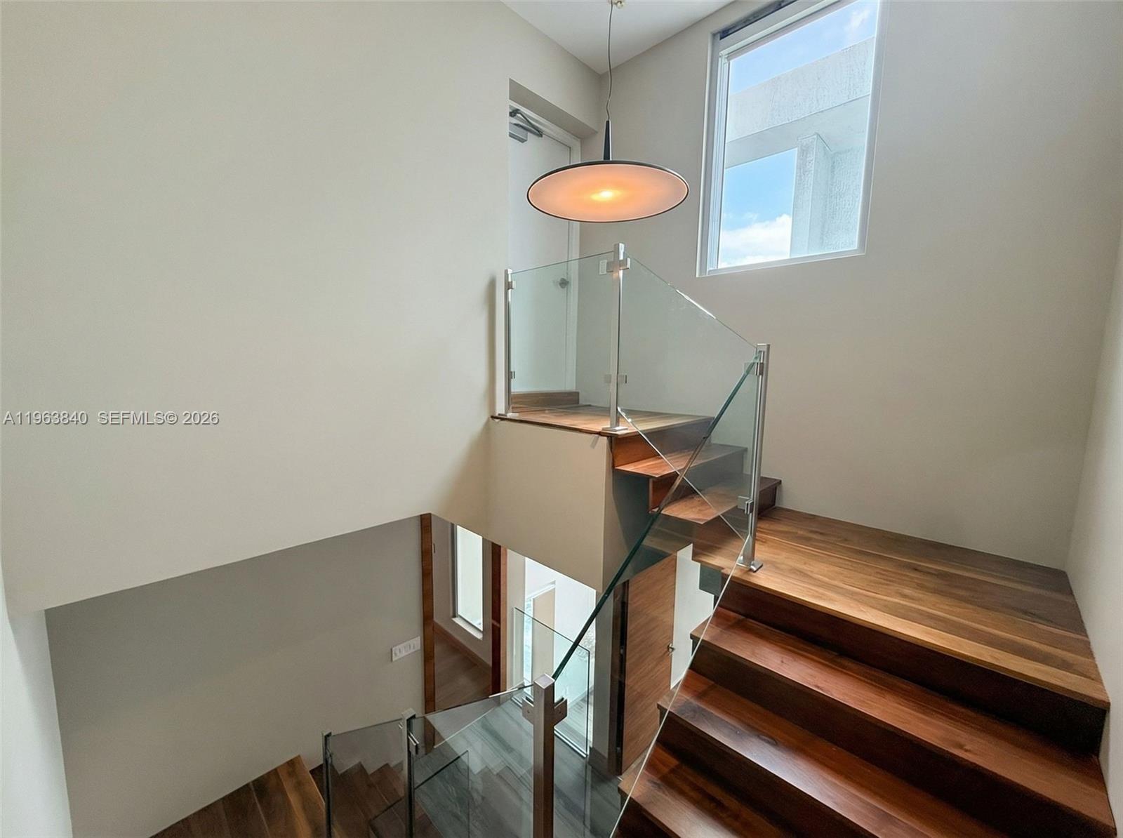 MINT CONDOMINIUM - Residential