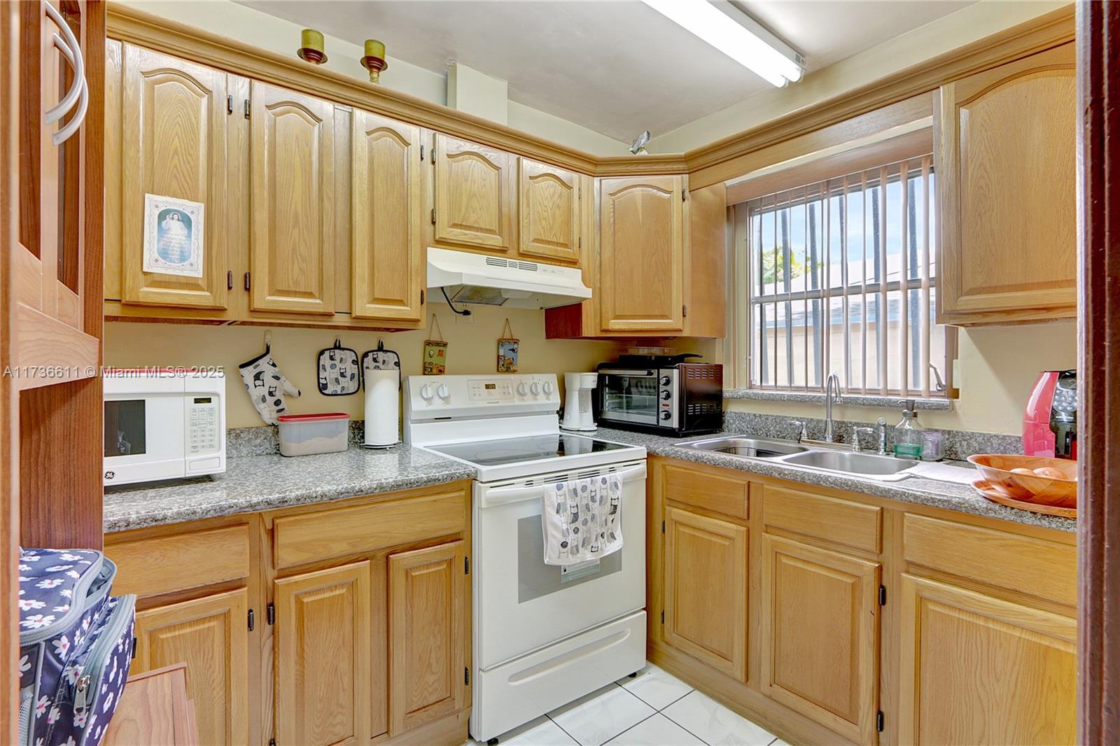 GROSSE POINTE HIGHLANDS - Residential