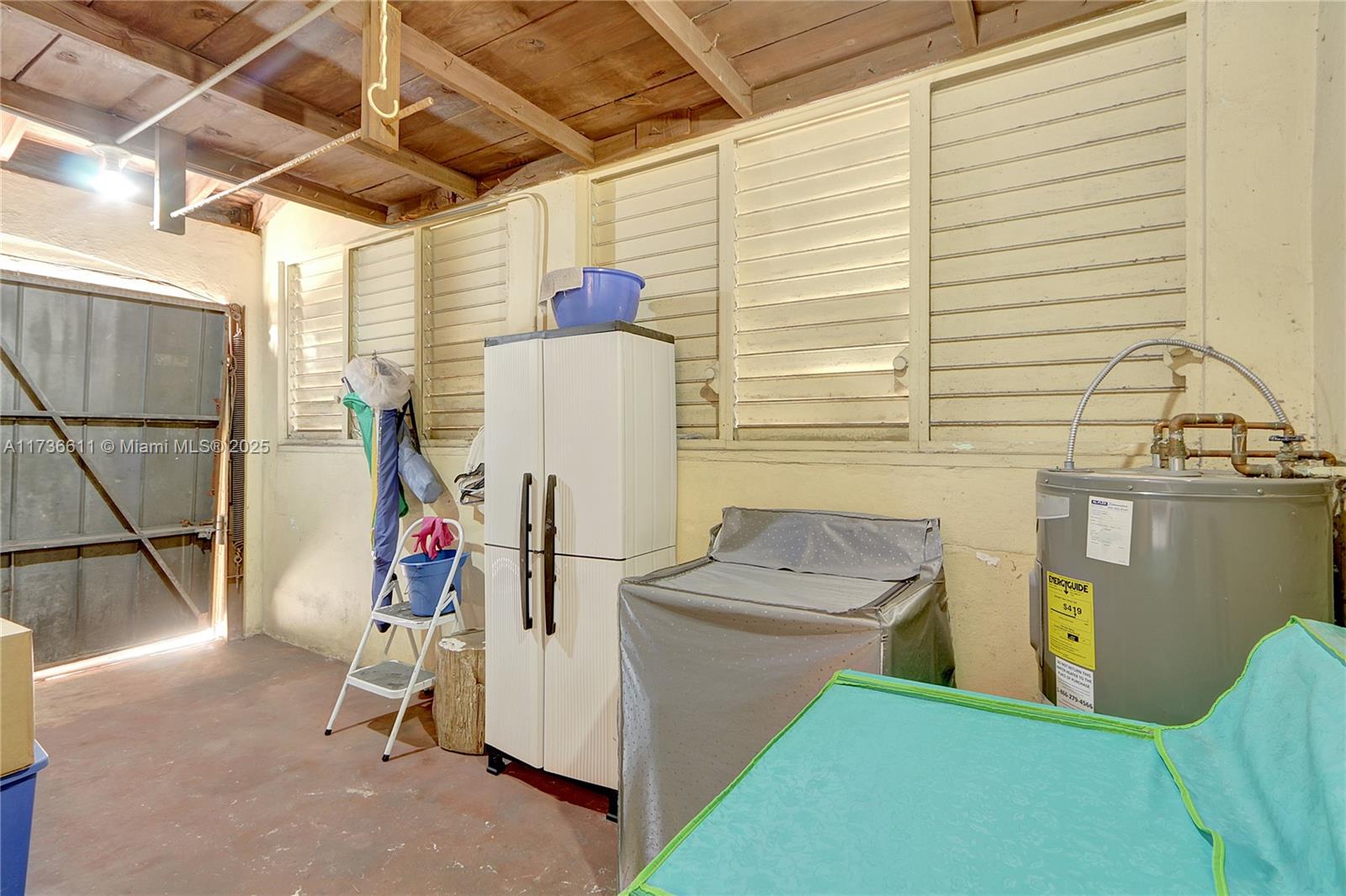 GROSSE POINTE HIGHLANDS - Residential