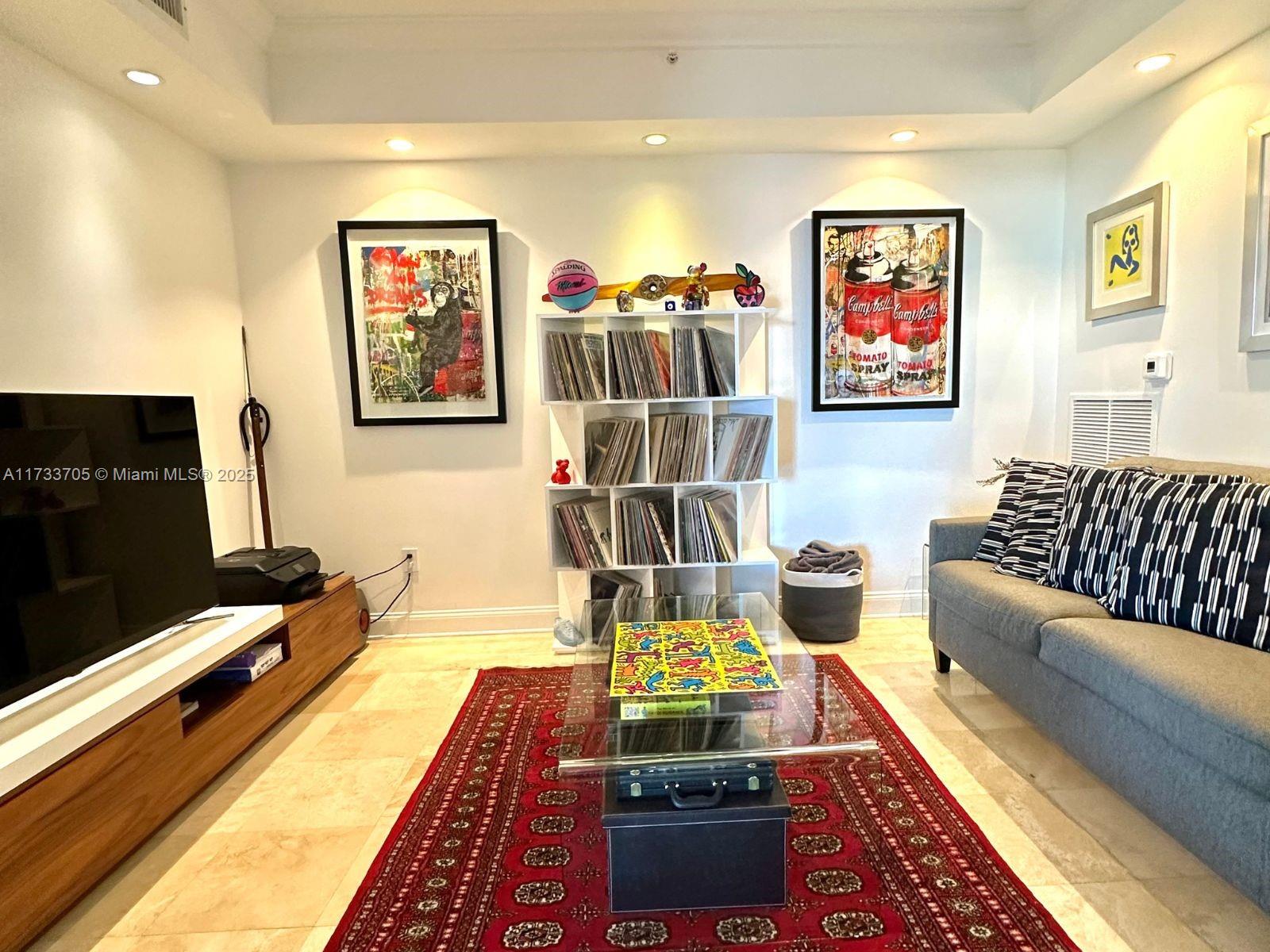 LAKE VILLA THREE CONDO - Residential