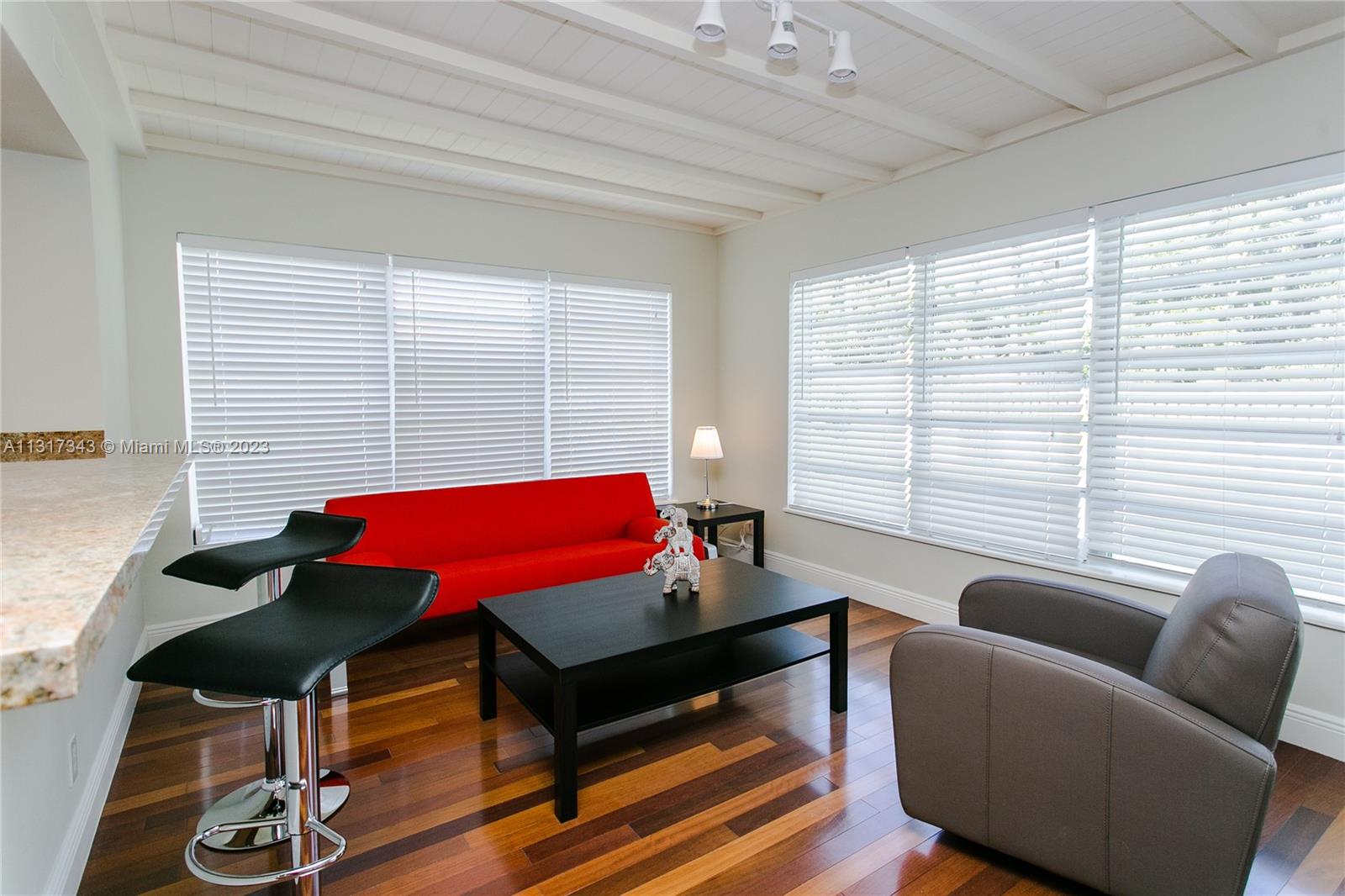 HOLLYWOOD LAKES SECTION - Residential Lease