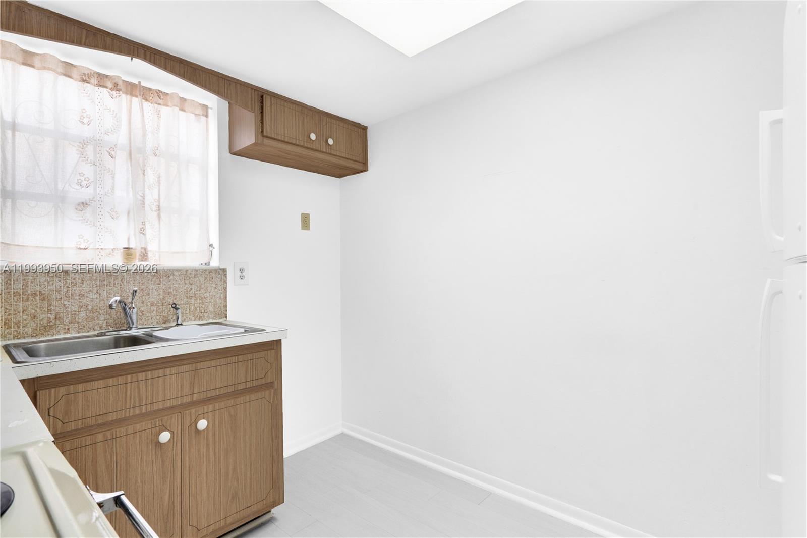 SUNSHINE SUB - Residential