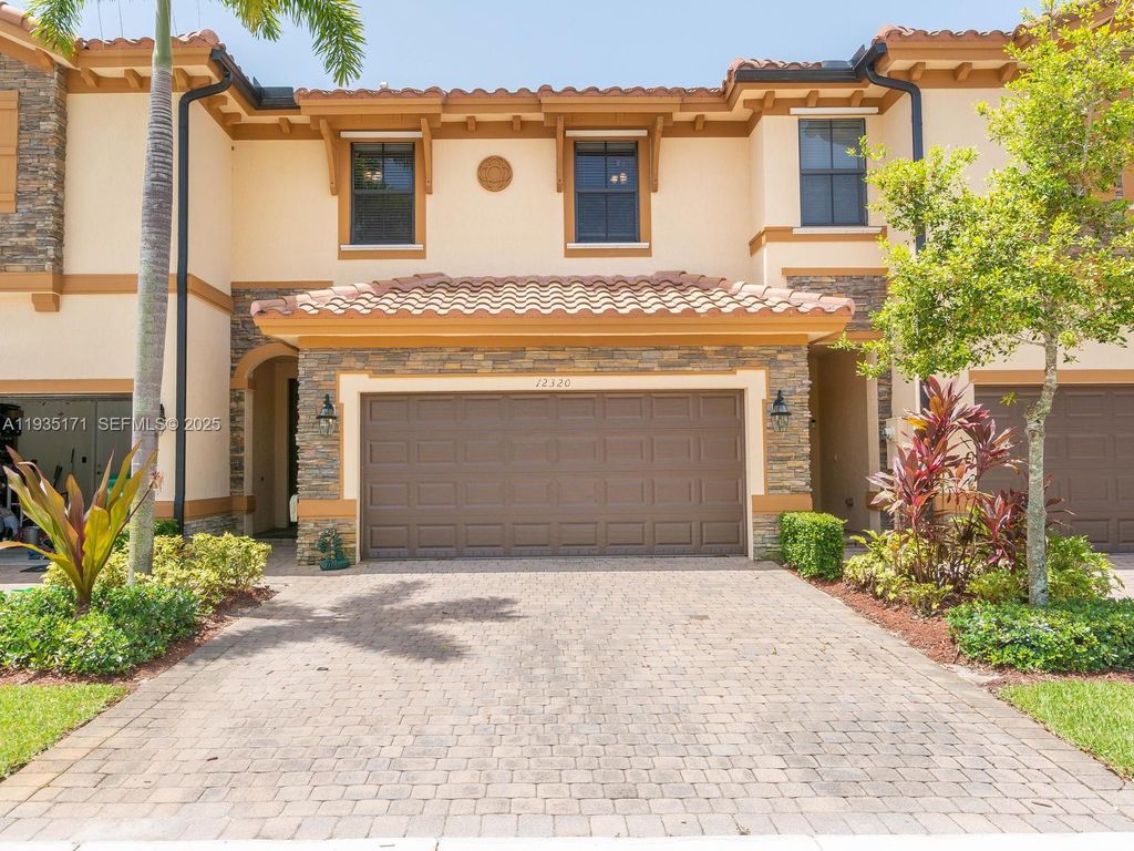 Photo of 12320 S Village Cir #12320, Davie, FL 33325 (MLS # A11935171)