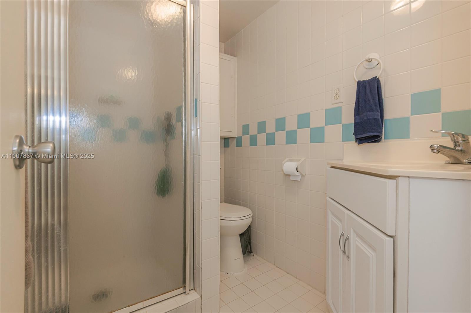 FOURTH MOORINGS CONDO - Residential