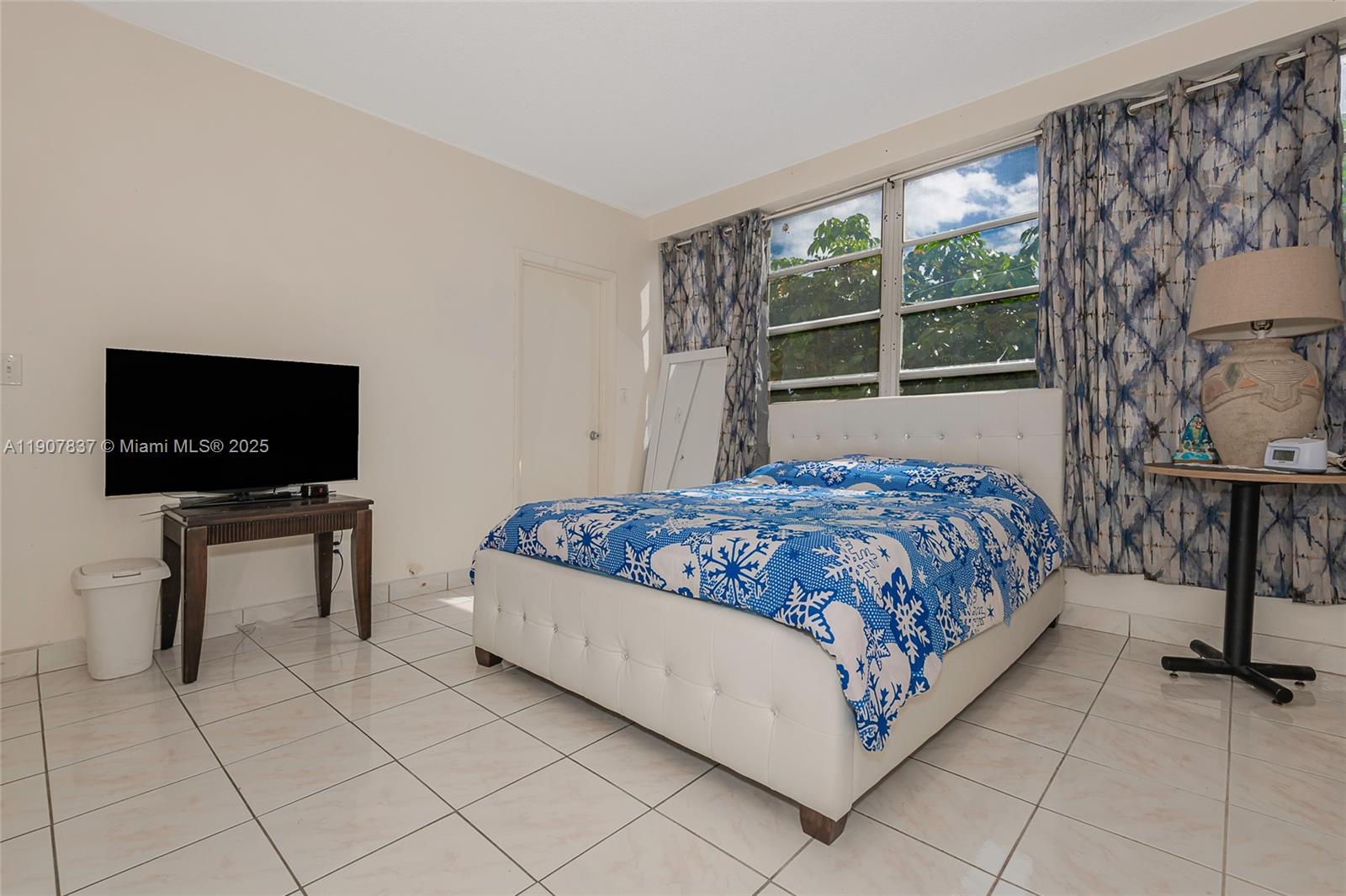 FOURTH MOORINGS CONDO - Residential