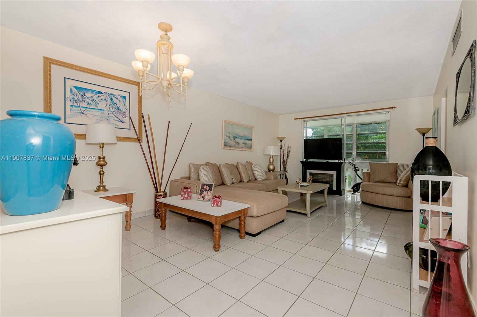 FOURTH MOORINGS CONDO - Residential