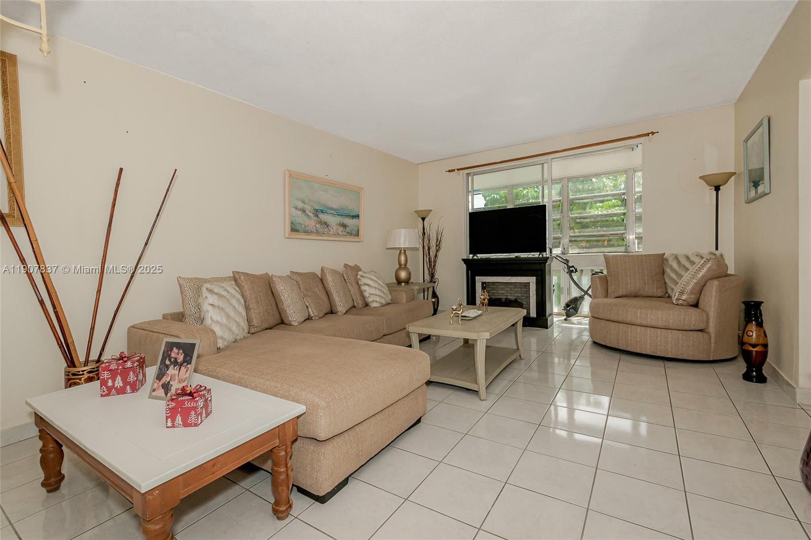 FOURTH MOORINGS CONDO - Residential