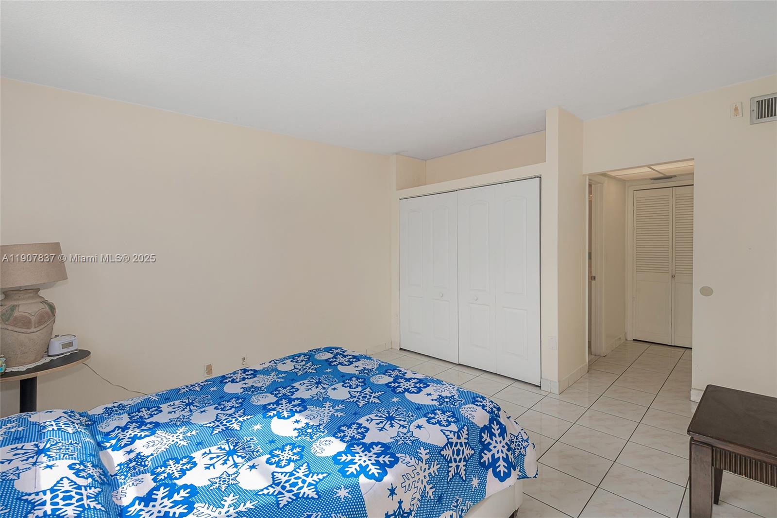 FOURTH MOORINGS CONDO - Residential