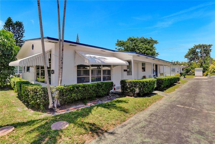 Income-Producing Triplex in Prime Hollywood Location! Discover a fantastic investment opportunity with this versatile triplex, perfect for both long-term and short-term rental options, including Airbnb! Situated just minutes from the beach, downtown, shopping, and dining, this property is in a high-demand area ideal for tenants and vacationers alike. The property features a single water meter with average monthly water expenses of $120 and is on a septic system for lower utility costs. With its updated features and prime location, this triplex offers a unique chance to generate consistent income. Don’t miss out on this exceptional investment opportunity! Additionally, there is a fourth source of income generated by a shed that functions as an efficiency.
