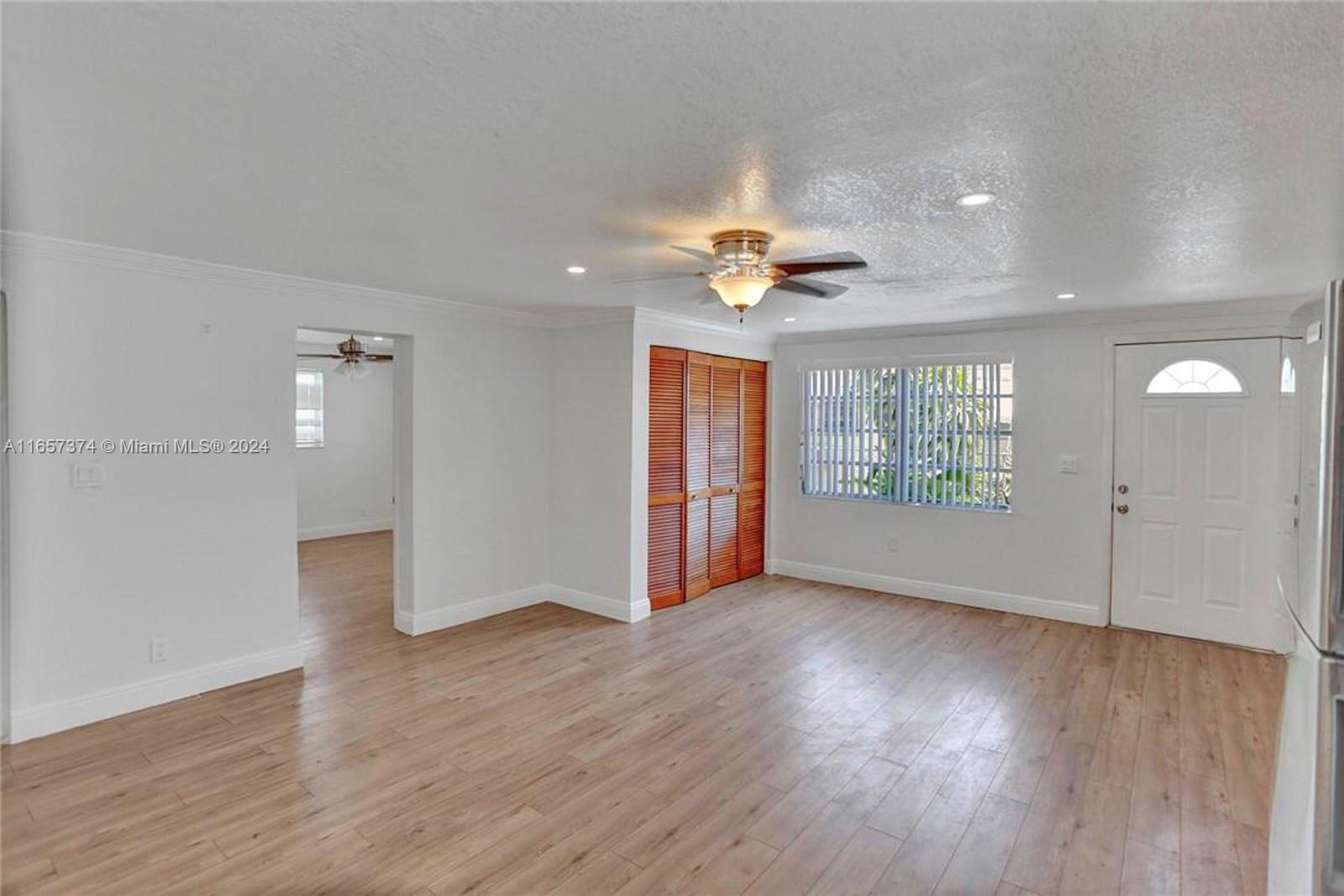 HOLLYWOOD LITTLE RANCHES - Residential Income