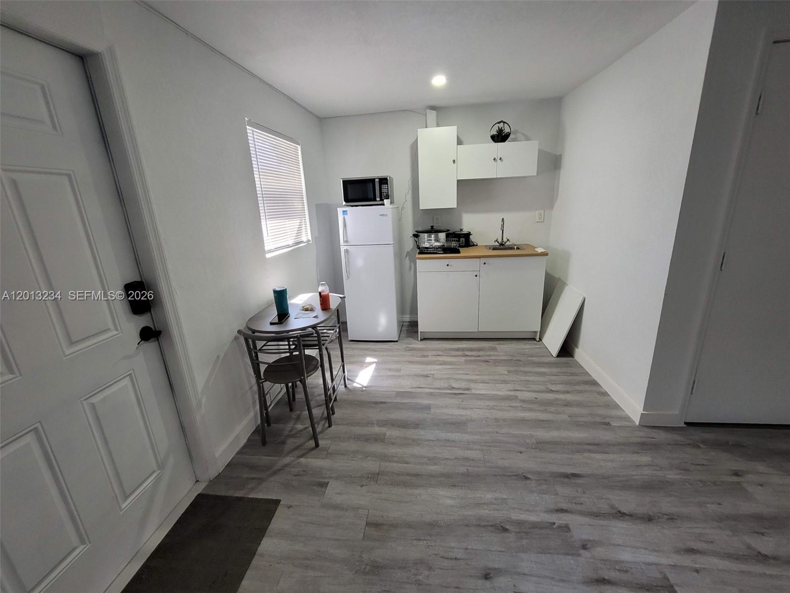 LAKE FOREST SEC 4 - Residential Lease