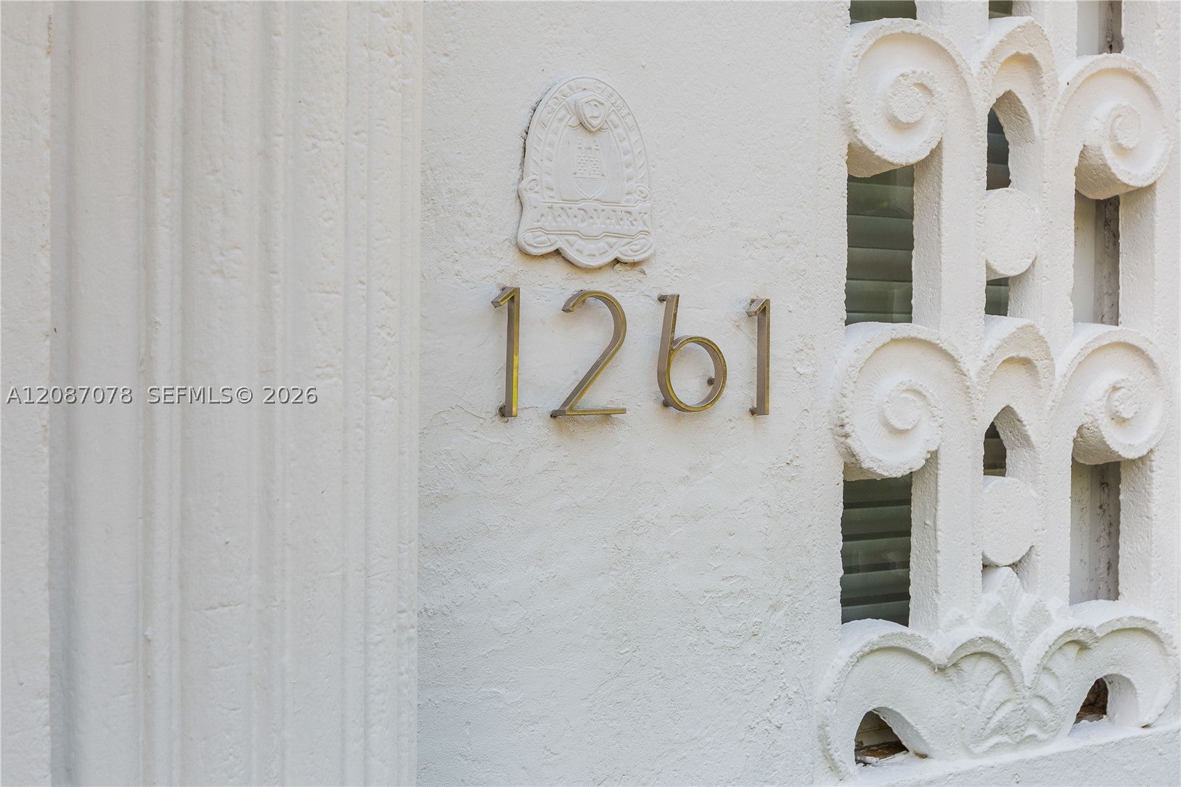 1261 N Greenway Dr
