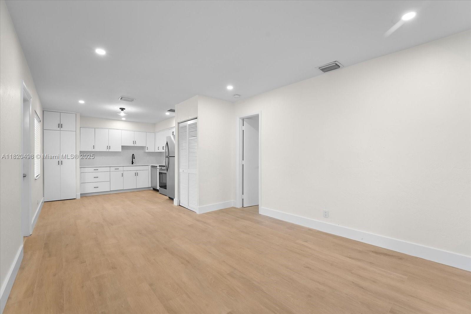 1633 Dewey St 1
