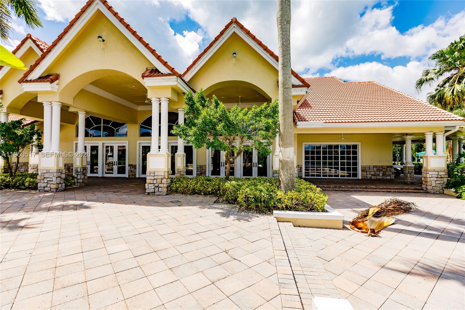 KAPOK GROVE ESTATES - Residential