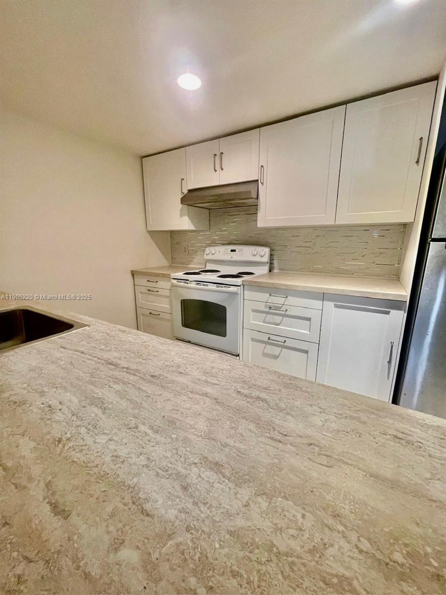 HERITAGE CIRCLE CONDO - Residential Lease