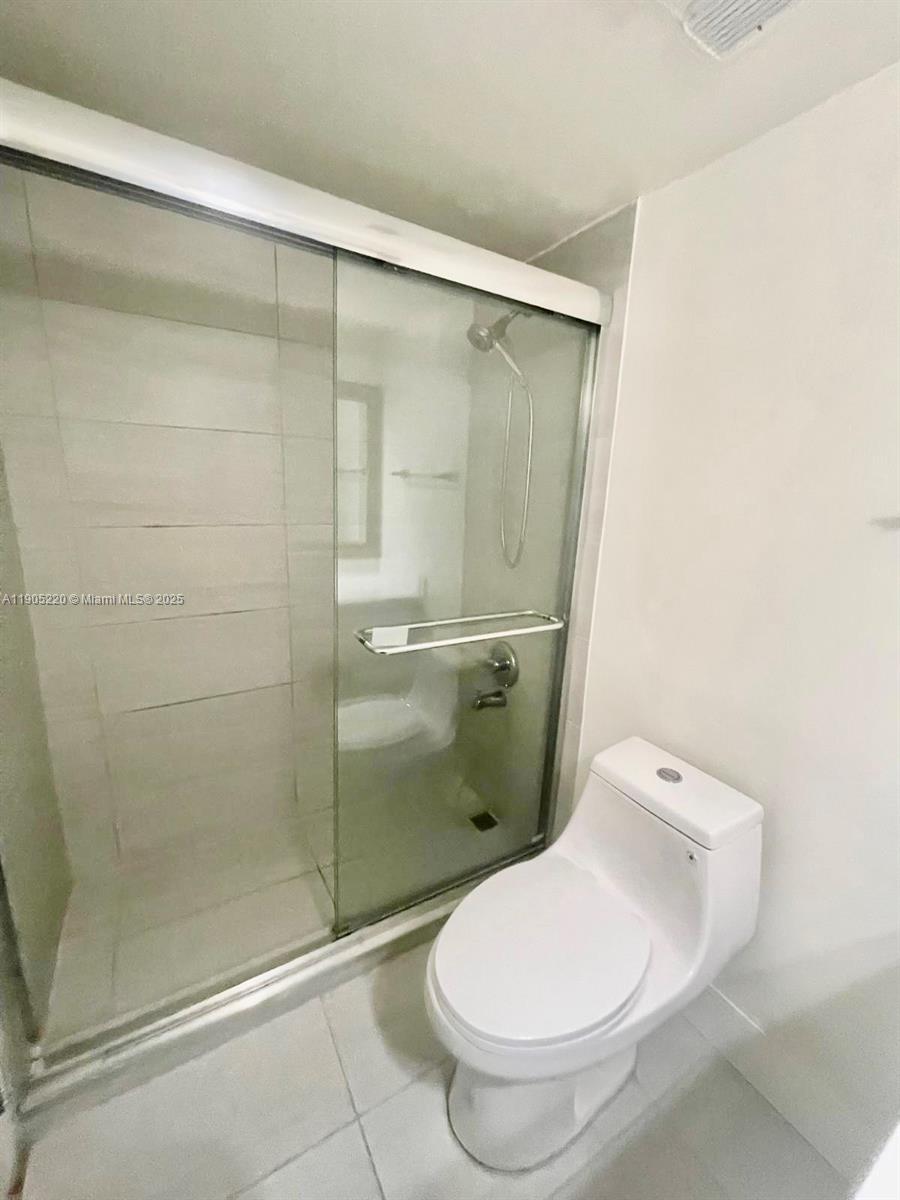 HERITAGE CIRCLE CONDO - Residential Lease