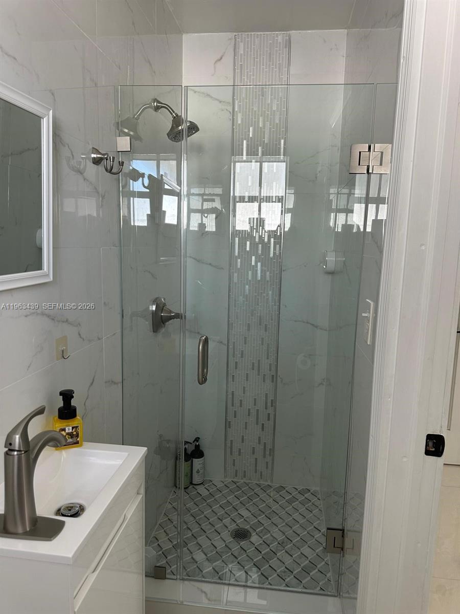 MYRTLE GROVE - Residential