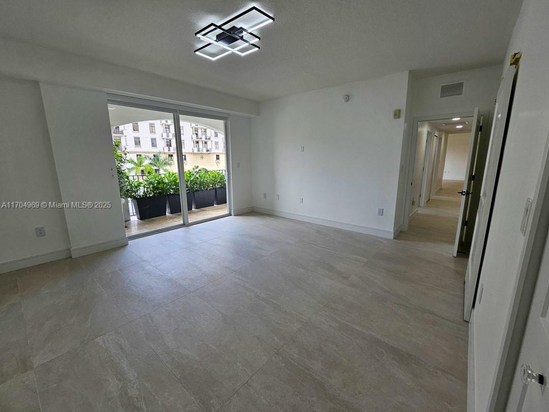 VILLA ZAMORA CONDO - Residential
