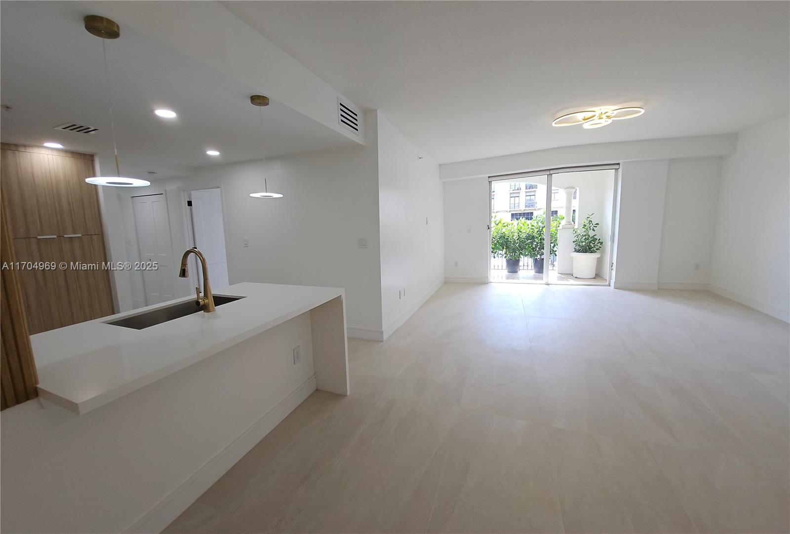 VILLA ZAMORA CONDO - Residential