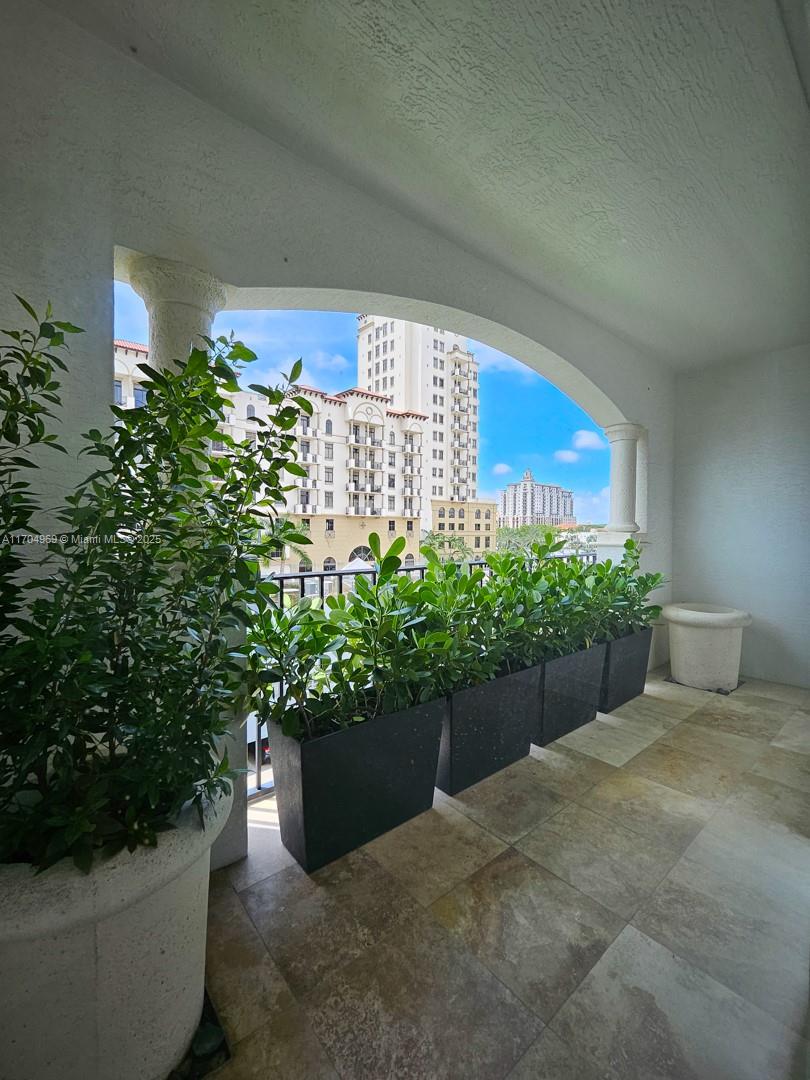 VILLA ZAMORA CONDO - Residential