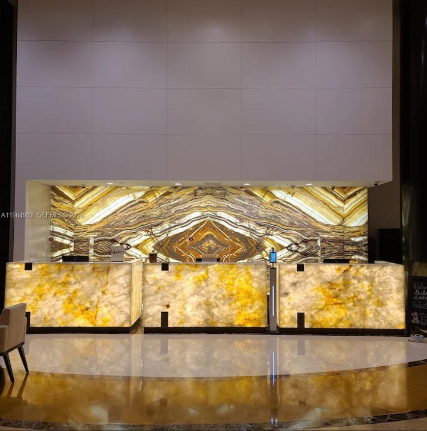 TRUMP INTERNATIONAL SONES - Residential