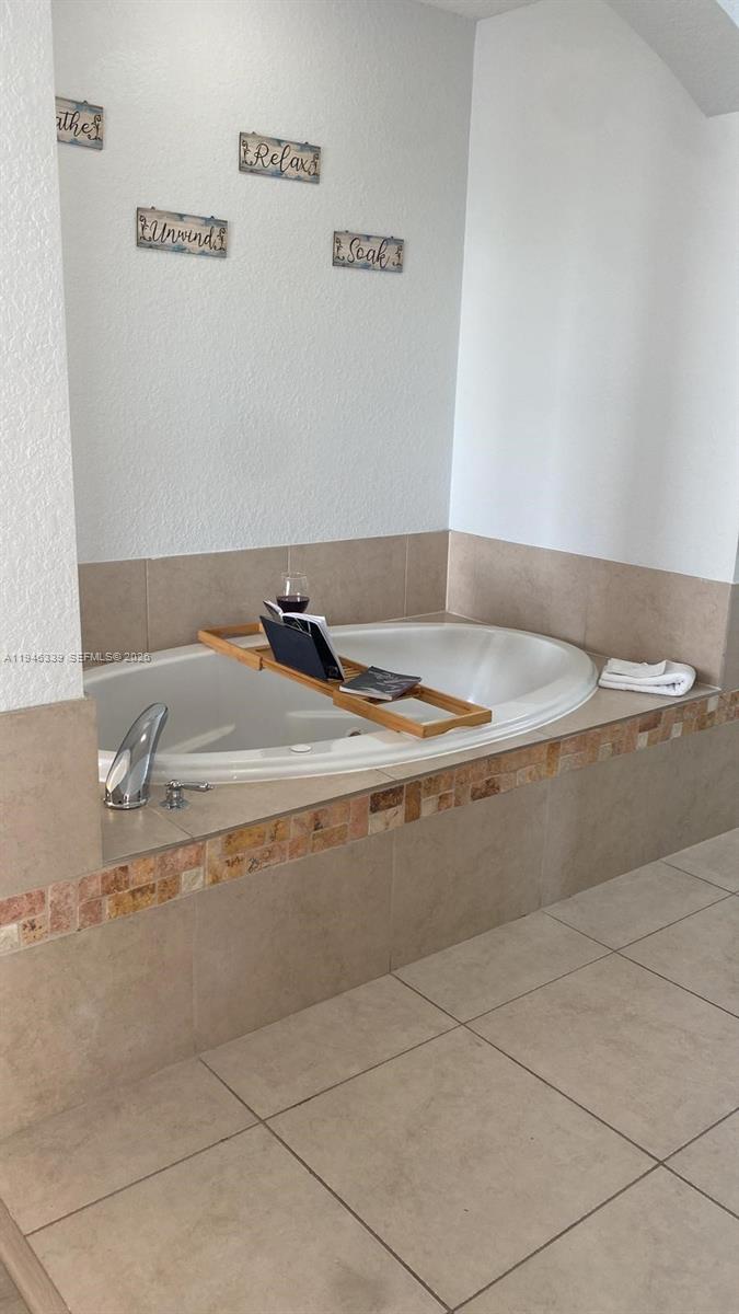 LAKE BUENA VISTA RESORT VI - Residential