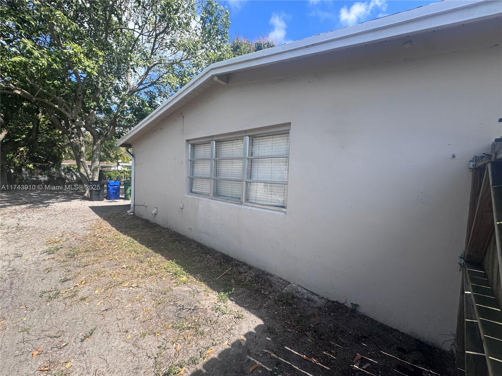 LAUDERDALE MANORS RESUB - Residential
