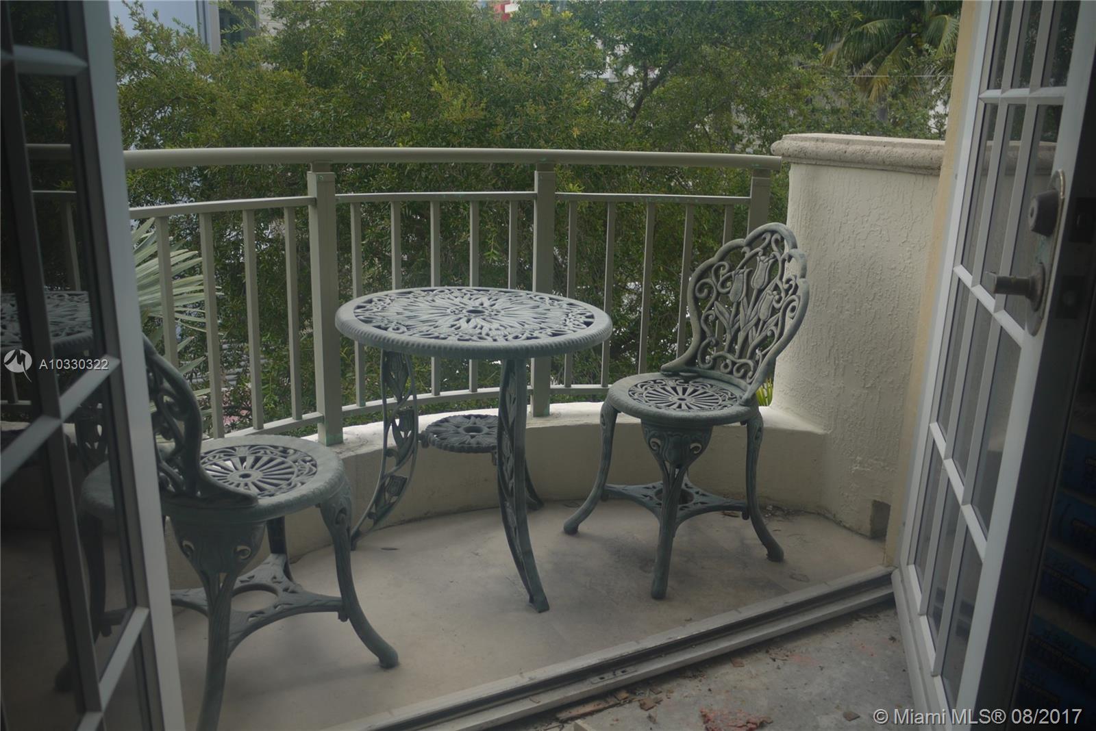 ARMITAGE CONDO - Residential Lease