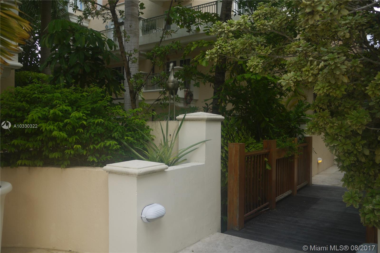 ARMITAGE CONDO - Residential Lease