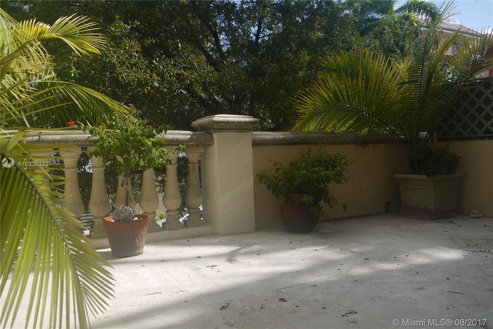 ARMITAGE CONDO - Residential Lease