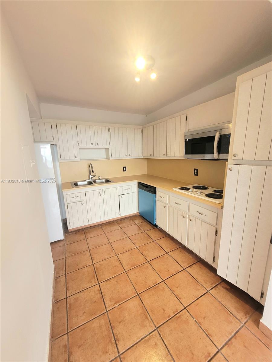 CRESTVIEW TOWERS CONDO - Residential Lease