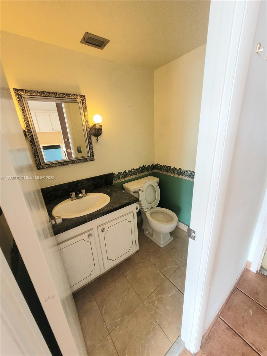 CRESTVIEW TOWERS CONDO - Residential Lease