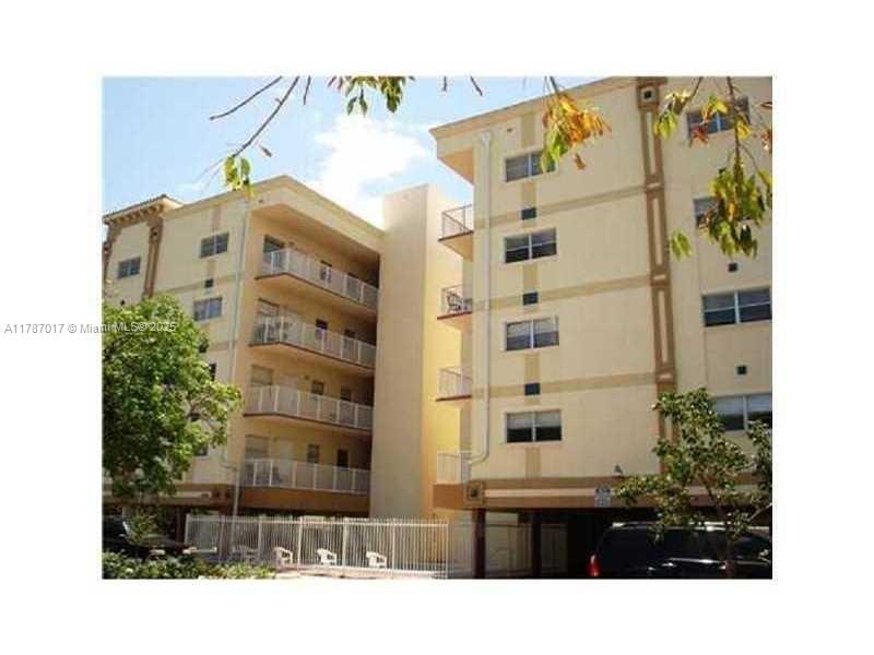 2008 Jackson St D3, Hollywood, Broward County, Florida - 1 Bedrooms  
1 Bathrooms - 