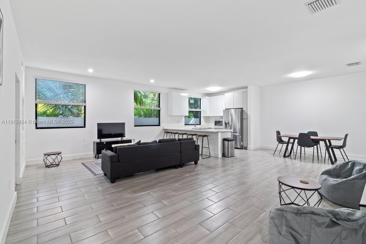 ORANGE HEIGHTS - Residential Lease