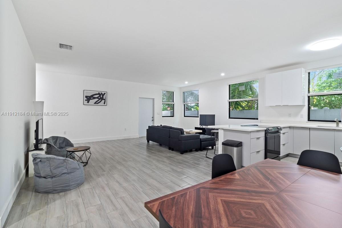 ORANGE HEIGHTS - Residential Lease